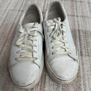 Las Vegas Kizik Sneakers
